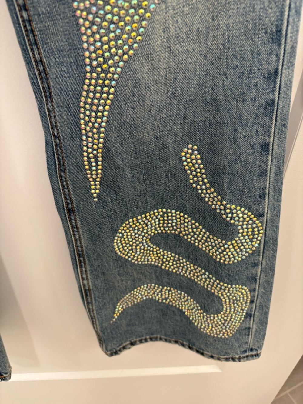 BDG Mid-rise 90s Bootcut Iridescent Rhinestone Snake Embellished Jeans Size 27 - Picture 7 of 16